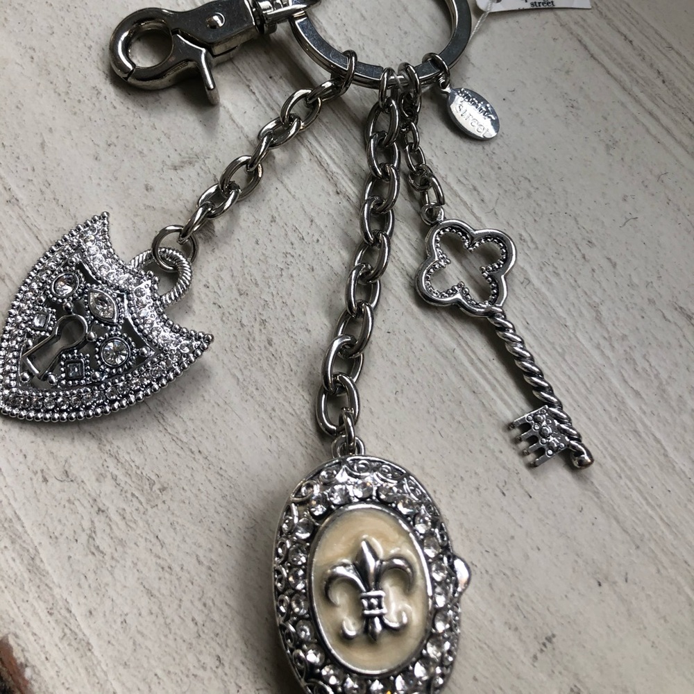 Spring Street ..... key chain - Picture 10 of 16